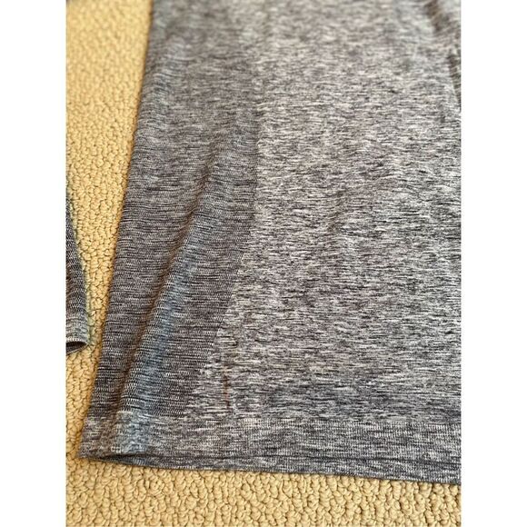 Nike dri fit women’s grey long sleeve shirt - Picture 2 of 5